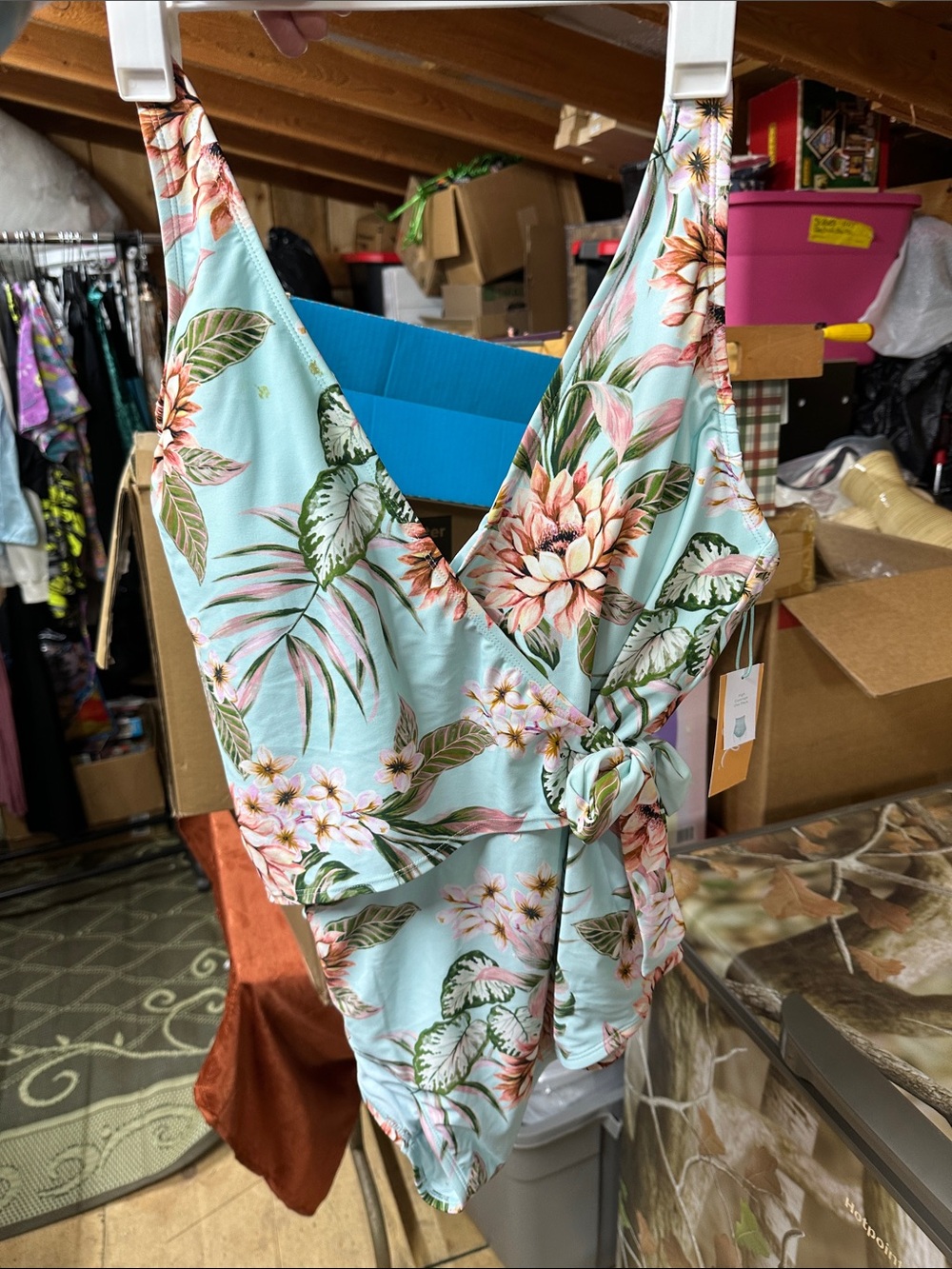 Women’s XL 16-18 one piece full coverage swimsuit NWT